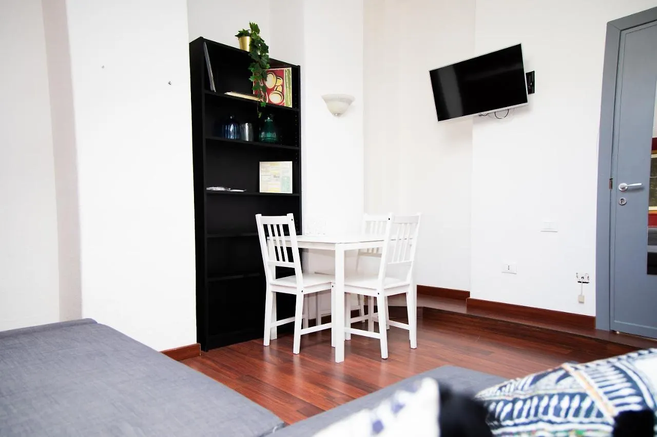 Apartment Ferienwohnung Hosting Dreams Attics - Duomo Mailand