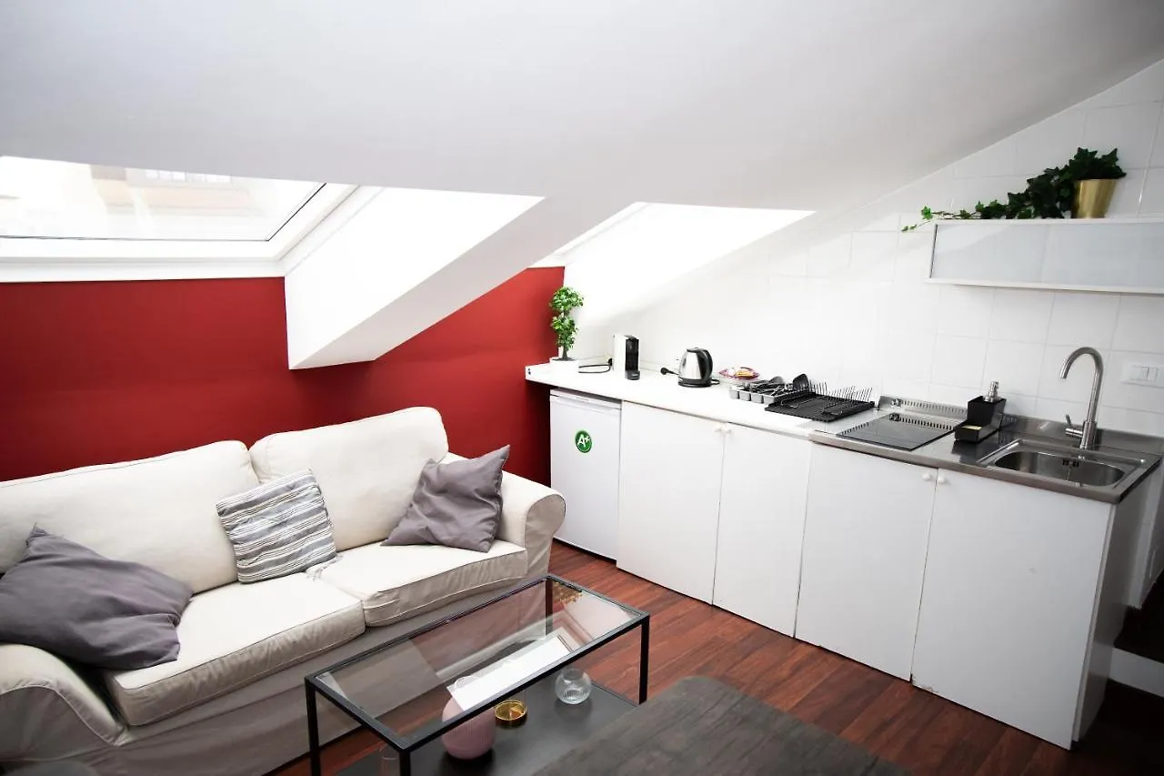 Apartamento Hosting Dreams Attics - Duomo Milán 0*,