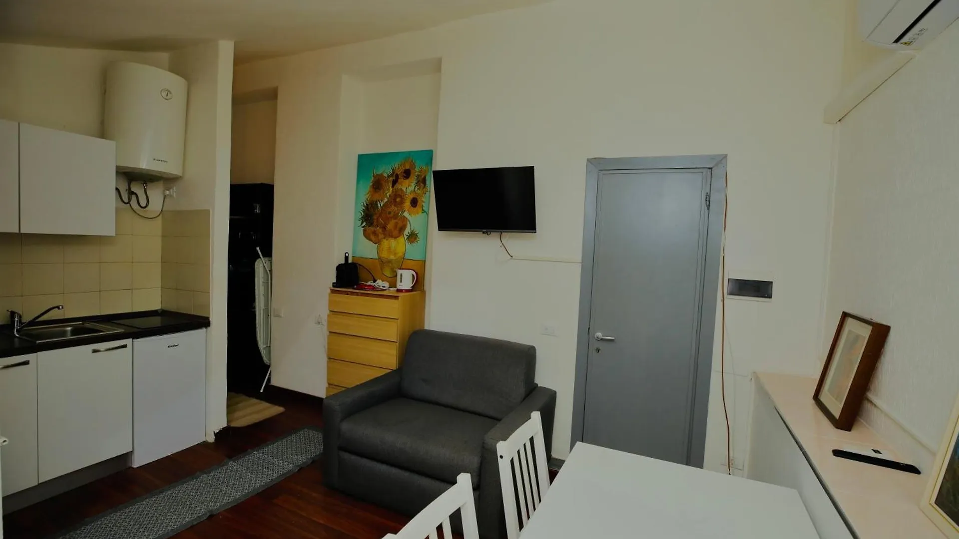 Apartamento Hosting Dreams Attics - Duomo Milán 0*,  Italia
