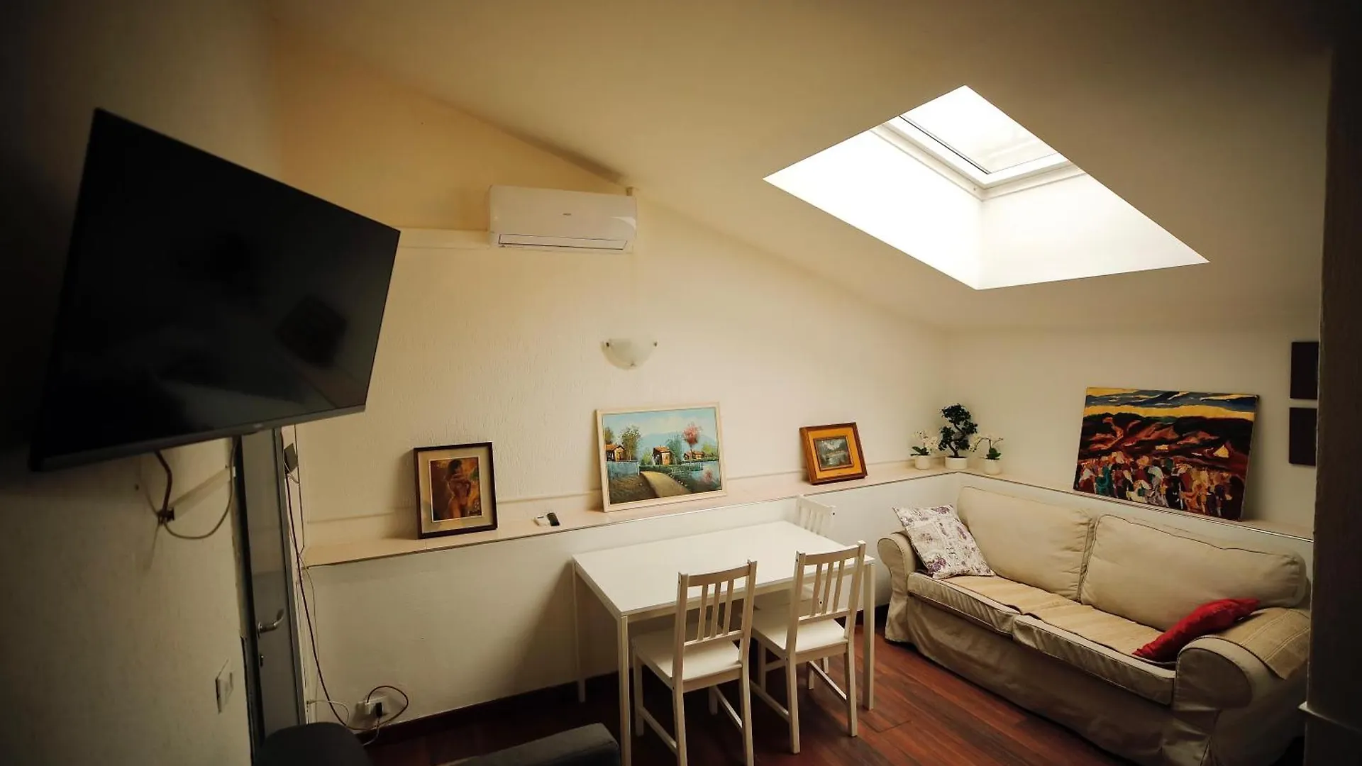 Ferienwohnung Hosting Dreams Attics - Duomo Mailand Apartment