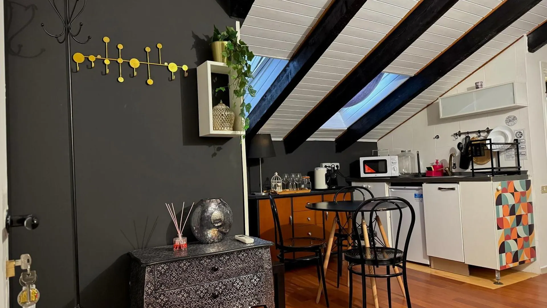 Apartamento Hosting Dreams Attics - Duomo Milán 0*,  Italia